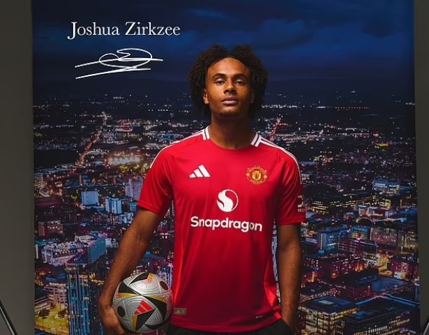 Joshua Zirkzee menjadi andalan baru lini depan Manchester United setelah resmi dikontrak selama 5 tahun hingga 2029